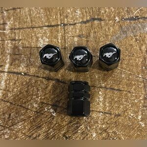 New Mustang logo Black Tire Valve Caps, Valve Stem Caps